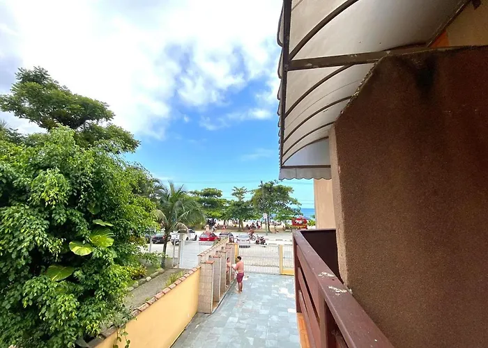 Apartamento em Ubatuba beira-mar